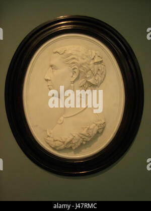 „Mrs. Cleveland“ von Margaret Foley ist ein Porträt oder eine Darstellung aus dem Jahr 1870, die wahrscheinlich die Ehefrau einer prominenten Persönlichkeit darstellt und sich auf die sozialen und kulturellen Elemente dieser Zeit konzentriert. Stockfoto