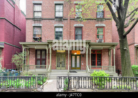 Haus am Astor Row. Astor Reihe ist die Bezeichnung für 28 Reihenhäuser auf der Südseite des 130. Weststraße zwischen Fifth Avenue und Lenox Avenue in der Harlem Stockfoto