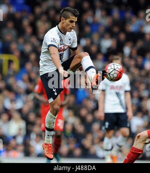 ERIK LAMELA von TOTTENHAM HOTSP TOTTENHAM HOTSPUR V LIVERPOOL WHITE HART LANE Stadion LONDON LONDON ENGLAND 17. Oktober 2015 Stockfoto