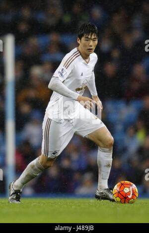 SUNG-YUENG KI SWANSEA CITY FC SWANSEA CITY FC ETIHAD STADIUM MANCHESTER ENGLAND 12. Dezember 2015 Stockfoto