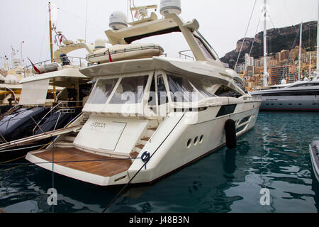 Hunderte von hohem Dollar Yachten verstopfen die Häfen von Monte Carlo, Monaco. Stockfoto
