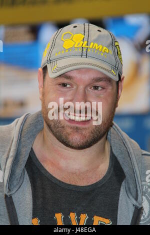 Prominenten Besuch deutscher Fitness- und Wellness-Handel Messe Fibo Featuring: Tyson Fury wo: Köln, Deutschland: 9. April 2017 Credit: WENN.com Stockfoto