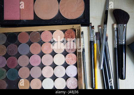 Make Up Palette und Pinsel Stockfoto