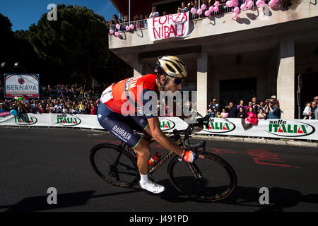 Messina, Italien. 10. Mai 2017. Vincenzo Nibali während der 5. Etappe des Giro d ' Italia in Messina, Italien. Bildnachweis: Simon Gill/Alamy Live-Nachrichten Stockfoto