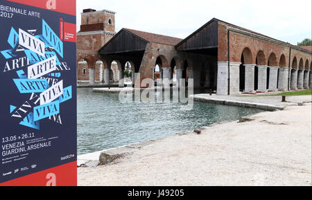 Venedig, Italien. 10. Mai 2017. Ein Überblick über die Arsenale während der 57. internationalen Kunstausstellung (Biennale d ' Arte) mit dem Titel "Viva Arte Viva" am 10. Mai 2017 in Venedig Credit: Andrea Spinelli/Alamy Live News Stockfoto