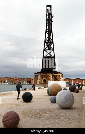 Venedig, Italien. 10. Mai 2017. Ein Überblick über die Arsenale während der 57. internationalen Kunstausstellung (Biennale d ' Arte) mit dem Titel "Viva Arte Viva" am 10. Mai 2017 in Venedig Credit: Andrea Spinelli/Alamy Live News Stockfoto