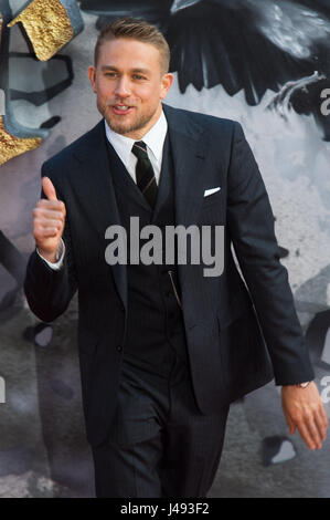 London, UK. 10. Mai 2017.  Charlie Hunnam besucht die Europa-Premiere von King Arthur - Legende des Schwertes im Cineworld Empire in Leicester Square. Bildnachweis: Paul Davey/Alamy Live-Nachrichten Stockfoto