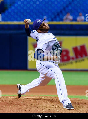 Tropicana Field. 9. Mai 2017. Florida, USA-Tampa Bay Rays Entlastung Krug Jose Alvarado (46) im Spiel zwischen den Royals und die Sonnenstrahlen im Tropicana Field. Bildnachweis: Csm/Alamy Live-Nachrichten Stockfoto