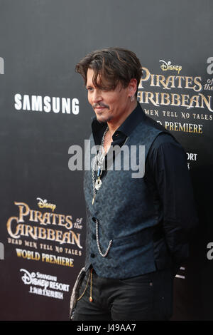 Shanghai, China. 11. Mai 2017. Schauspieler Johnny Depp besucht die weltweite Premiere der Hollywood-Film "Pirates of the Caribbean: Dead Männer erzählen keine Geschichten, in Shanghai, China, 11. Mai 2017. Bildnachweis: Ding Ting/Xinhua/Alamy Live-Nachrichten Stockfoto