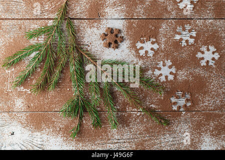 Unter dem Motto Weihnachtsfiguren aus Kakaopulver gemacht Stockfoto