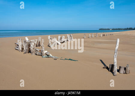 Beiträge am Strand von Khao Lak, Phang Nga, Thailand Stockfoto