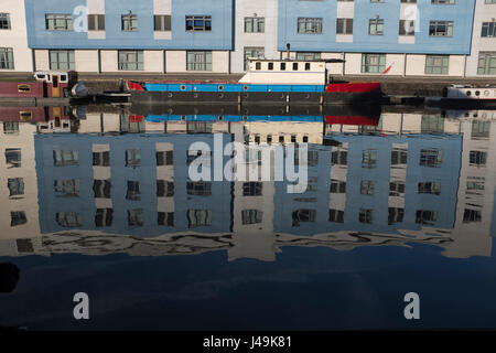 Canalside Szene aus Gloucester und Schärfe-Kanal im Süden Englands Stockfoto