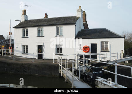 Canalside Szene aus Gloucester und Schärfe-Kanal im Süden Englands Stockfoto