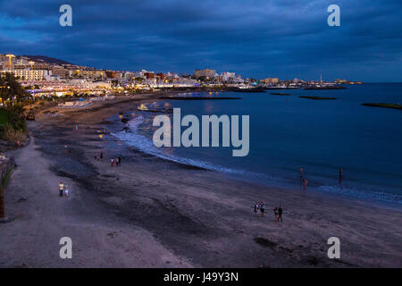 Teneriffa in der Nacht mit Playa de Las Americas im Hintergrund, Spanien Stockfoto