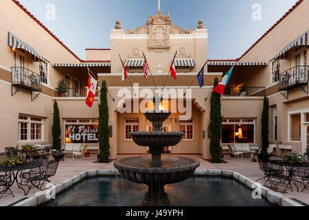 Hof, historische Hotel Paisano (1930), Marfa, Texas USA Stockfoto