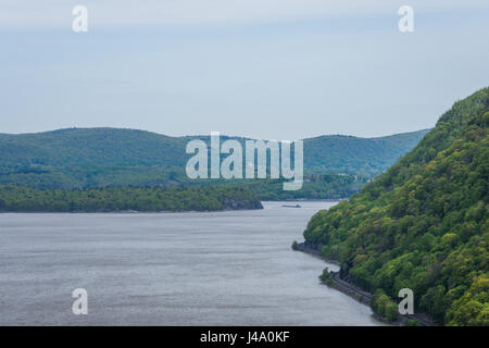 Skyline von Bear Mountain State Park von Fort Montgomery in Upstate New York Stockfoto