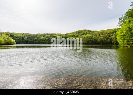 Skyline von Bear Mountain State Park von Fort Montgomery in Upstate New York Stockfoto