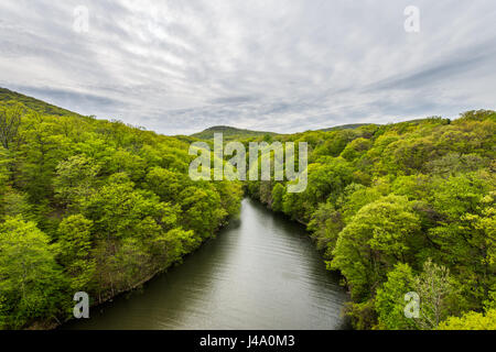 Skyline von Bear Mountain State Park von Fort Montgomery in Upstate New York Stockfoto