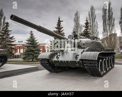 Die T-62 ist ein sowjetischer Kampfpanzer, die zuerst eingeführt wurde 1961 Stockfoto