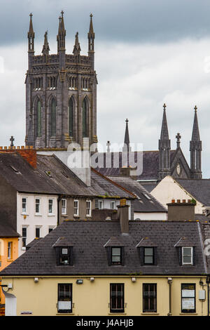 Panoramablick von Kilkenny mit Str. Marys Kathedrale, Irland Stockfoto