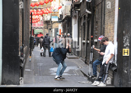 Straße Leben ein Back Street in Soho beobachtete für zehn Minuten. Stockfoto