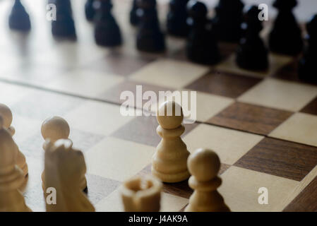 Closeup, Schach Schachfiguren auf Schachbrett Stockfoto