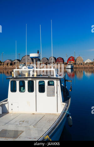 Kommerziellen Fischerboote am Kai in ländlichen Prince Edward Island, Kanada. Stockfoto