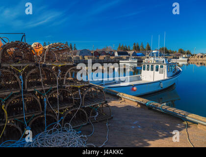 Kommerziellen Fischerboote am Kai in ländlichen Prince Edward Island, Kanada. Stockfoto
