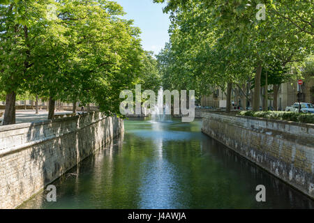 Die Quais De La Fontaine in Nimes, Frankreich Stockfoto