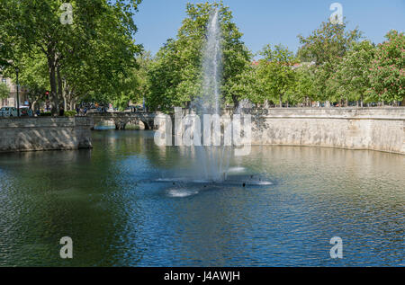 Die Quais De La Fontaine in Nimes, Frankreich Stockfoto