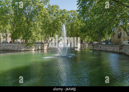 Die Quais De La Fontaine in Nimes, Frankreich Stockfoto