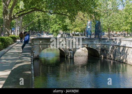 Die Quais De La Fontaine in Nimes, Frankreich Stockfoto