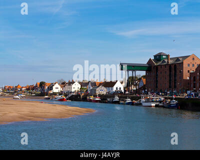 Boote im Hafen von Wells nächsten The Sea in North Norfolk England UK Stockfoto