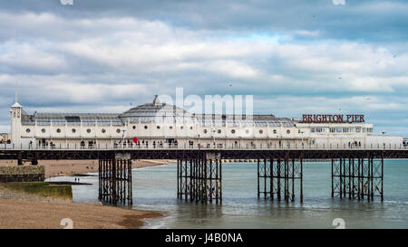 Blick auf den Palace Pier in Brighton und Hove Stockfoto