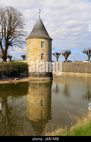 Rundturm am Château de Sully-Sur-Loire, Frankreich Stockfoto