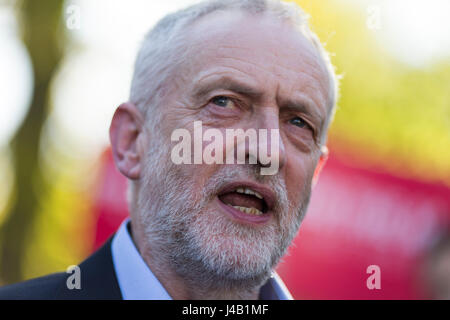 Jeremy Corbyn, Führer der Labour Party, Oins neu Bürgermeister Metro von der Liverpool City Region Steve Rotheram-n-Liverpool Stockfoto