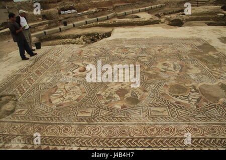 Israel, Lod, ein 1.700 Jahre alte Mosaik, das war der Hof Pflaster der prächtigen Villa, die das berühmte Mosaik von Lod in seinem Wohnzimmer Stockfoto