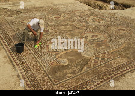 Israel, Lod, ein 1.700 Jahre alte Mosaik, das war der Hof Pflaster der prächtigen Villa, die das berühmte Mosaik von Lod in seinem Wohnzimmer Stockfoto