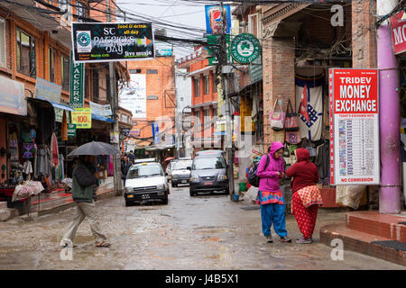 Straßenszene, Bezirk Thamel, Kathmandu, Nepal. Stockfoto