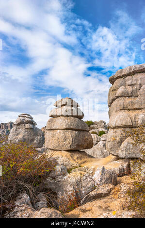 Felsformation in der Bergkette des Naturparks El Torcal de Antequera, Provinz Málaga, Andalusien, Spanien Stockfoto