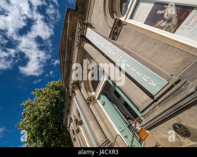 Die Mercer-Kunstgalerie, Harrogate. Eröffnet 1991. Design: in den 200 Jahre alten Harrogate Promenade Zimmern, baute eine der erste Zweck des Harrogate Kurhäuser. Stockfoto