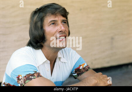 Österreichische Sänger und Songwriter Udo Jürgens in Monte Carlo (Monaco) im Juli 1975. | weltweite Nutzung Stockfoto