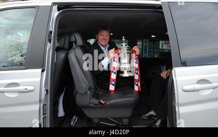 STUART MCCALL EX BRADFORD CITY BRADFORD CITY V READING FC VALLEY PARADE BRADFORD ENGLAND 7. März 2015 Stockfoto