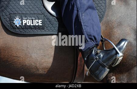 SOUTH YORKSHIRE montiert POLICE SUNDERLAND FC V SUNDERLAND FC V NEWCASTLE UTD STADIUM von leichten SUNDERLAND ENGLAND 5. April 2015 Stockfoto