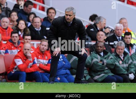 CHELSEA-Trainer JOSE MOURINHO ARSENAL V CHELSEA EMIRATES Stadion LONDON ENGLAND 26. April 2015 Stockfoto