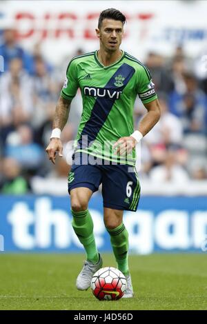 JOSE FONTE SOUTHAMPTON FC SOUTHAMPTON FC St. JAMES PARK NEWCASTLE ENGLAND 9. August 2015 Stockfoto