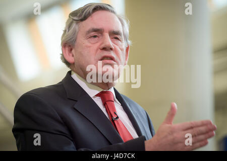 Ehemalige Prime Minster Gordon Brown eine Rede an der Universität Coventry auf Geschäft und der Automobilindustrie. Stockfoto