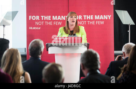 Labours Schatten Ausbildung Sekretärin Angela Rayner beim Start Labours Bildungspläne bei einem Besuch in Leeds City College. Stockfoto