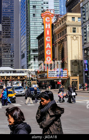 Chicago, Straßenszene in Chicago Theater, Chicago, Illinois, USA, Nordamerika, Stra§enszene bin Chicago Theatre, Chicago, Illinois, USA, Nordamerika Stockfoto