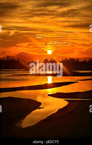 Sonnenuntergang am Salzsee ("Aliki") von Larnaca, Zypern Stockfoto